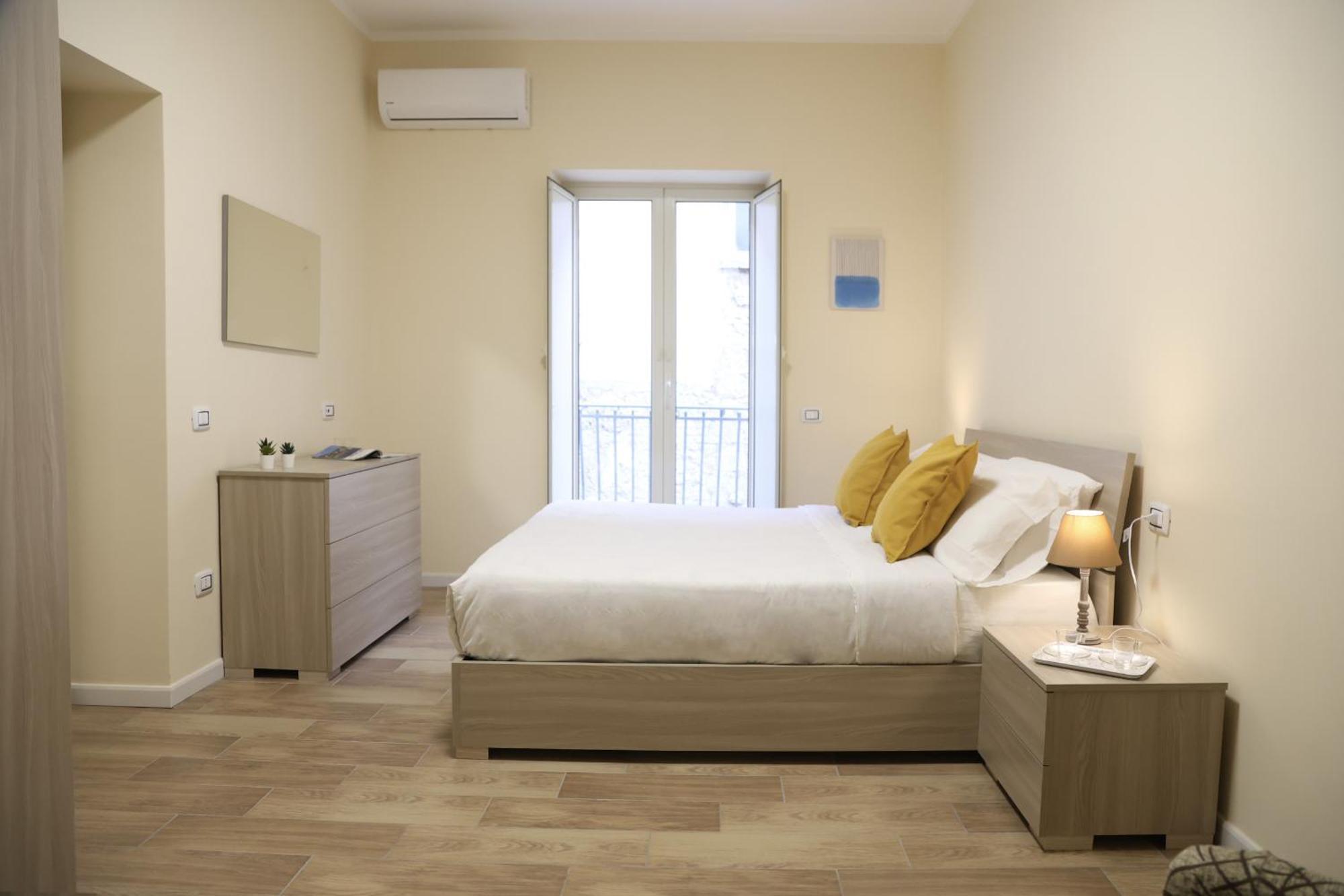 King Ladislao Apartment By Wonderful Italy เนเปิลส์ ภายนอก รูปภาพ